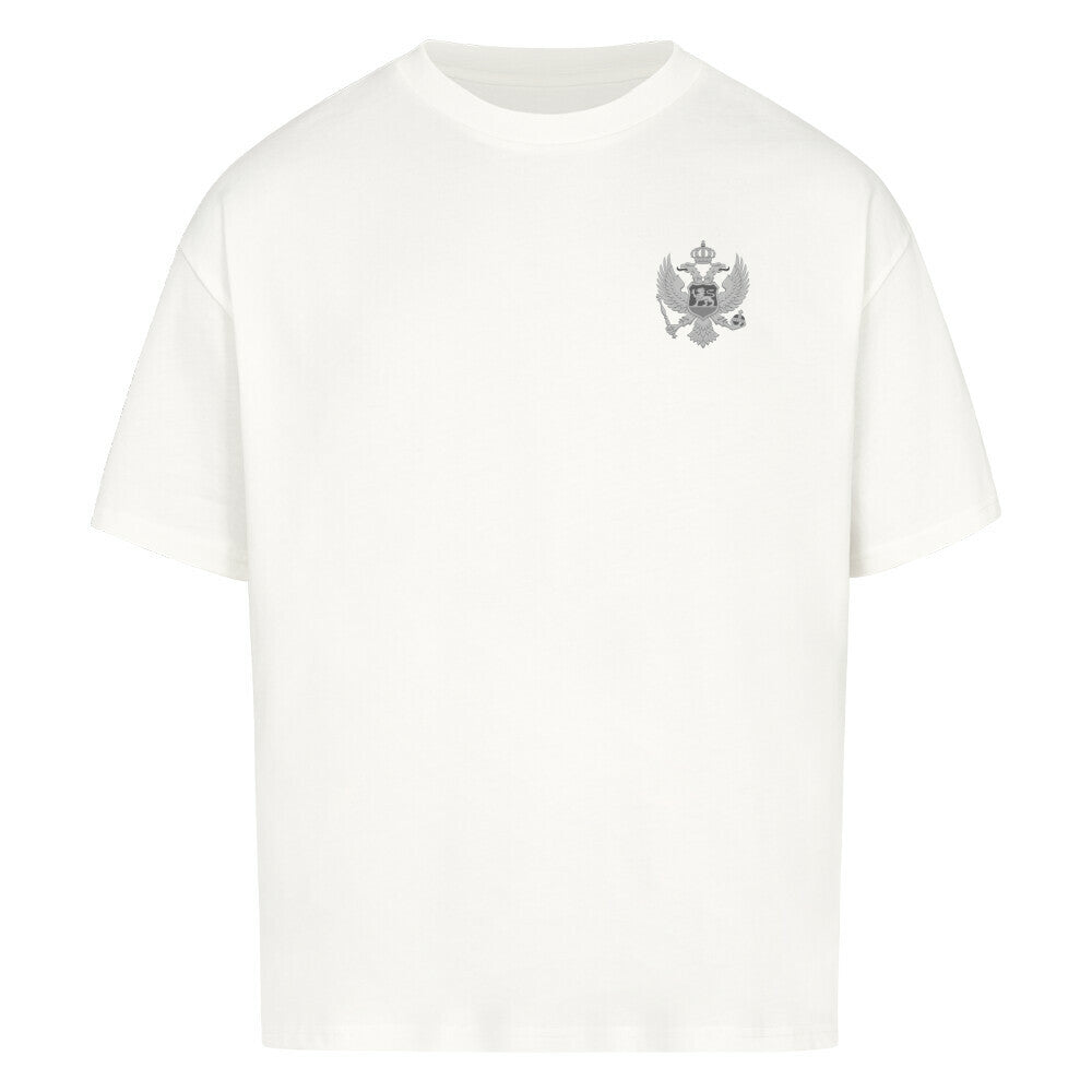 Weißes Pelasgia Oversized T-Shirt mit Montenegro-Print, lockere Passform, Baumwollstoff, modisches Basic für den Alltag.