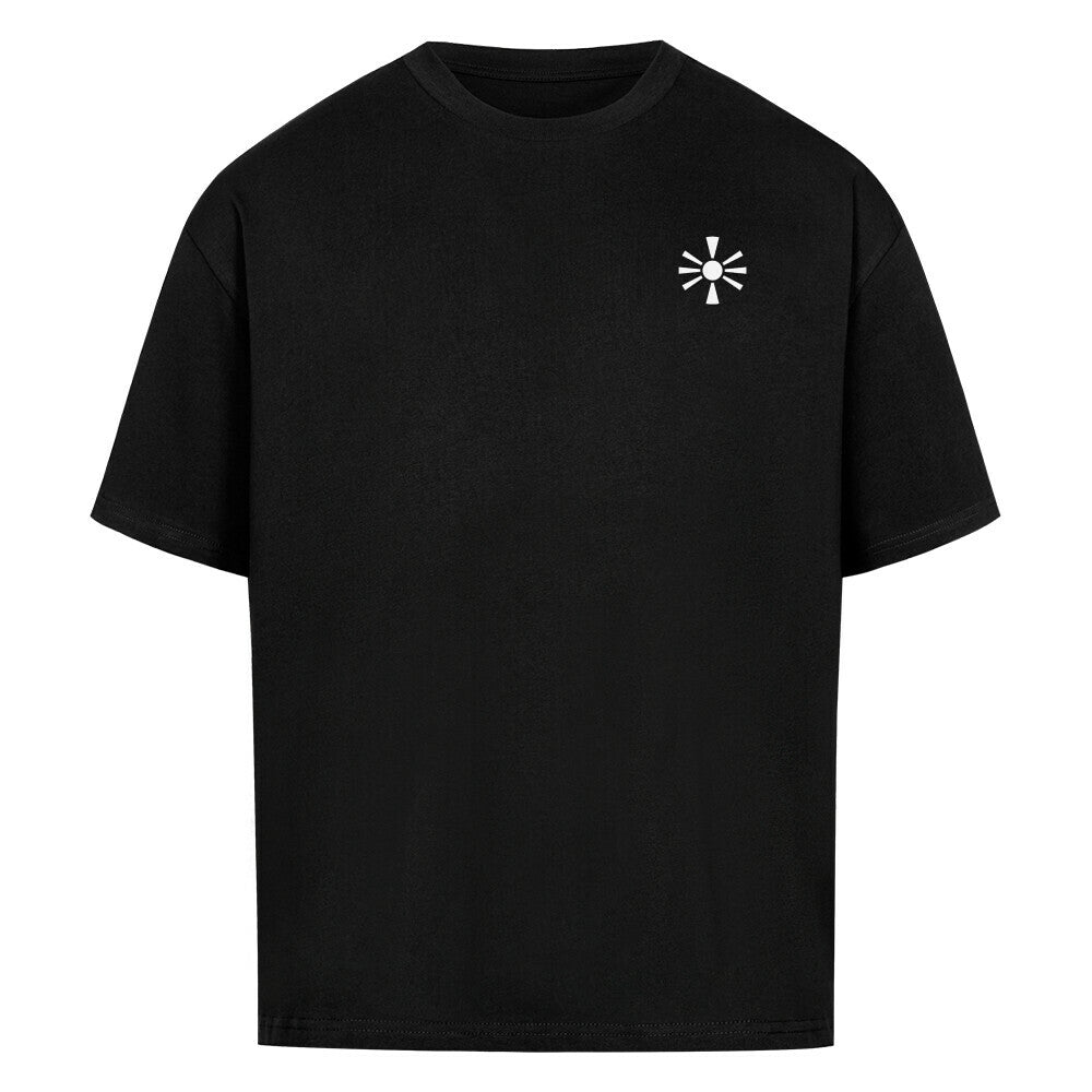 Buntes oversized T-Shirt von Pelasgia mit Mazedonien-Design, lockerer Sitz und weiche Baumwolle, frontale Ansicht.