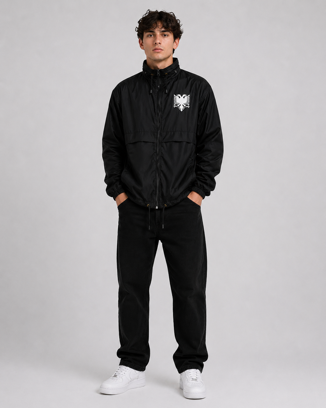 Leichte Pelasgia Windbreaker Jacke für Albanien-Reisen, wasserabweisend mit verstellbarem Kapuze und sportlichem Design
