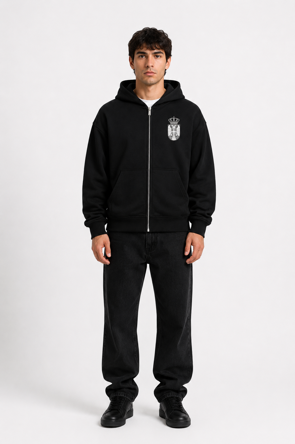 Pelasia Zip-Hoodie in Serbien Design, bequemer Hoodie mit Reißverschluss und Logo, für einen lässigen Stil.