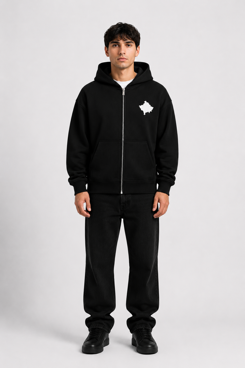 Pelagia Kosovo Zip-Hoodie, bequemer Hoodie mit Reißverschluss, weiches Material, ideal für lässige Freizeitkleidung.